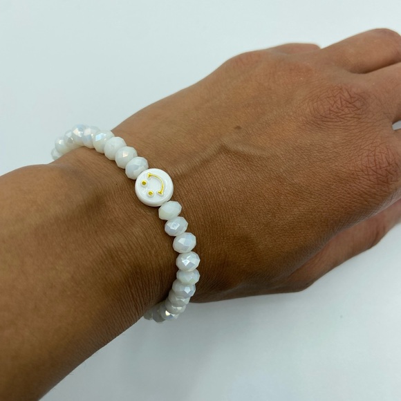 Y2K Handmade Trendy Glass Bead Bracelet with Smiley Face - Picture 4 of 7